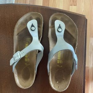 Birkenstocks | Silver Thong sandal